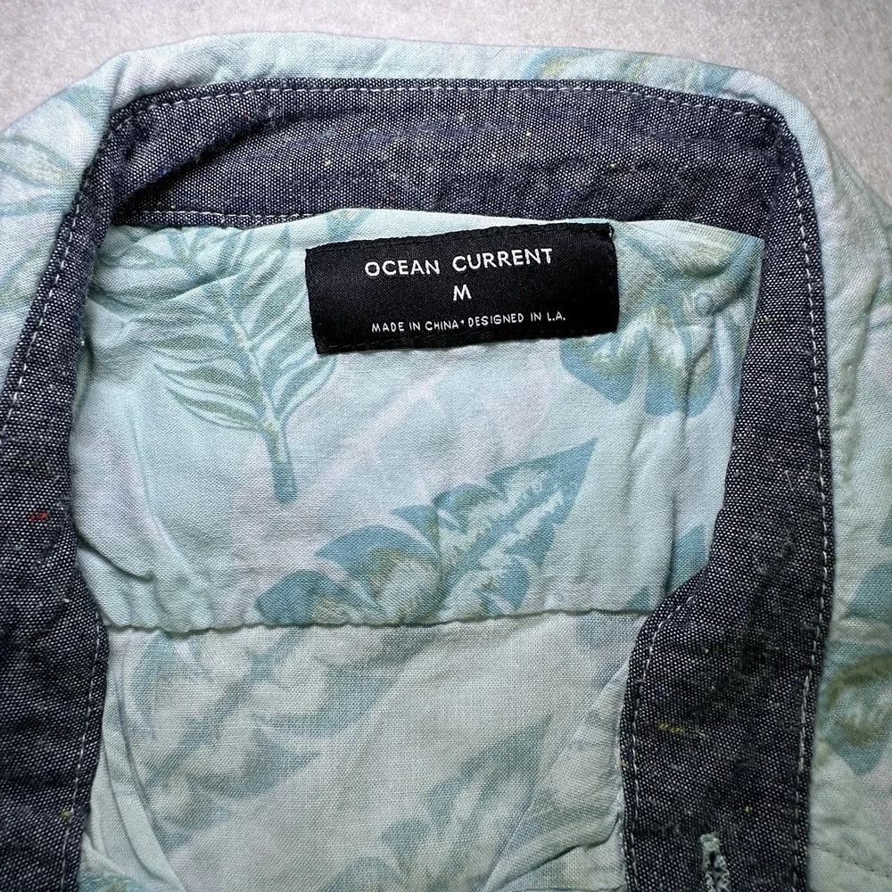 Ocean‎ Current Button Up Shirt Mens M Blue Hawaiian Floral Short Sleeve